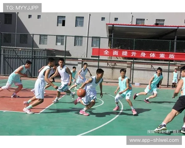 K8体育APP：全面覆盖足球篮球等多项体育赛事的实时资讯与精彩回放