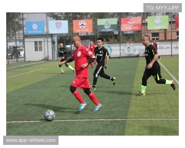 尊龙足球官网全面介绍足球比赛规则、球队信息及赛事时间表，满足足球爱好者的需求